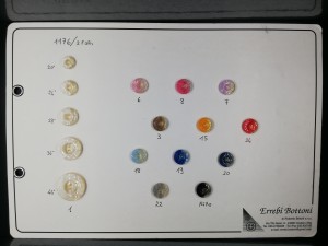 bottoni-estivi-e-camicetta-6